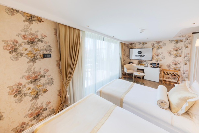 Bedroom 2, Hallmark Hotel & Spa, Şişli