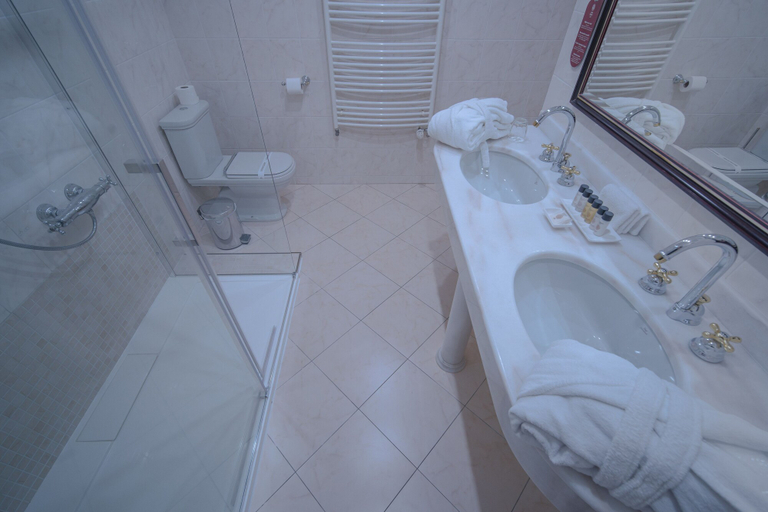 Bathroom 5, Hotel Liberty, Praha 1