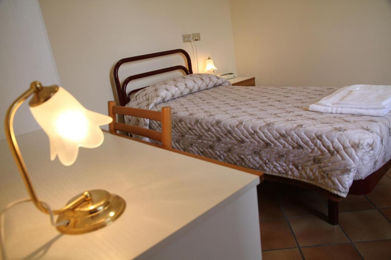 Bedroom 2, Hotel Madonna di Loreto, Ancona