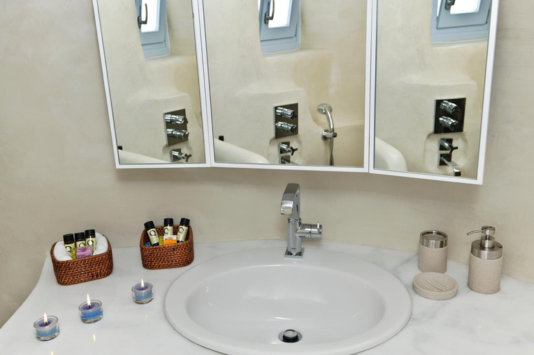Bathroom 3, Anemomilos Hotel, South Aegean