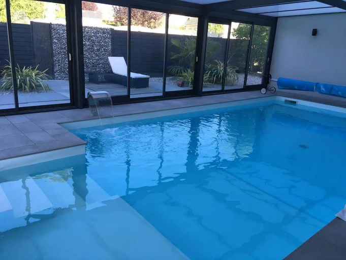 Others 3, chambre d'hote dans villa avec piscine, Sarthe