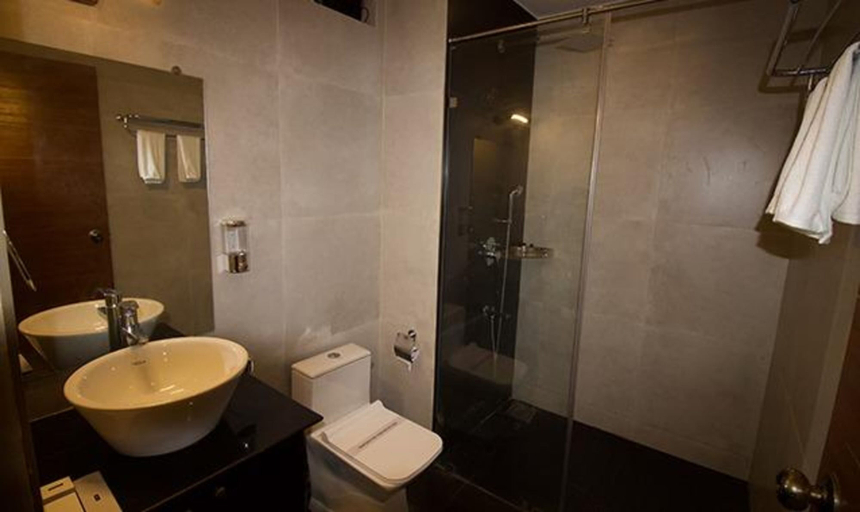 Bathroom 3, Fabhotel Prime Jr High Sky, North Goa