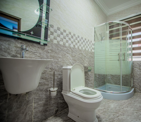 Bathroom, PRETTY PRIDE HOTEL, Kumasi