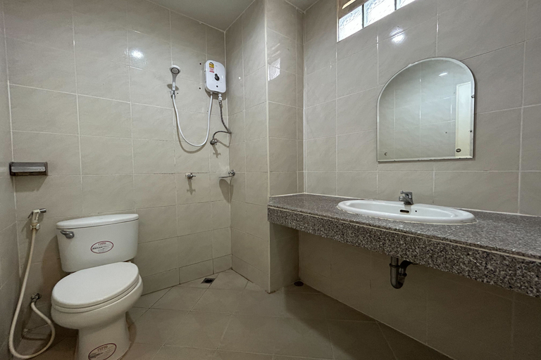 Bathroom 5, SB Park Mansion, Phuket Island