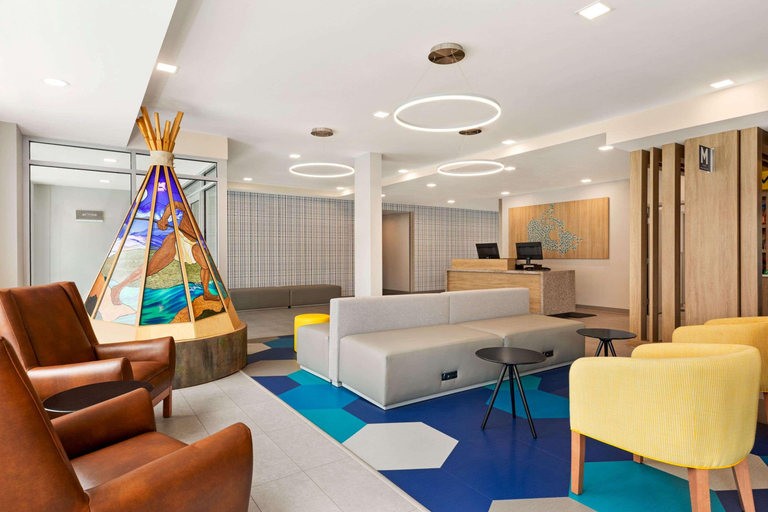 Public Area 2, Microtel Inn & Suites by Wyndham Lac-Megantic, Le Granit