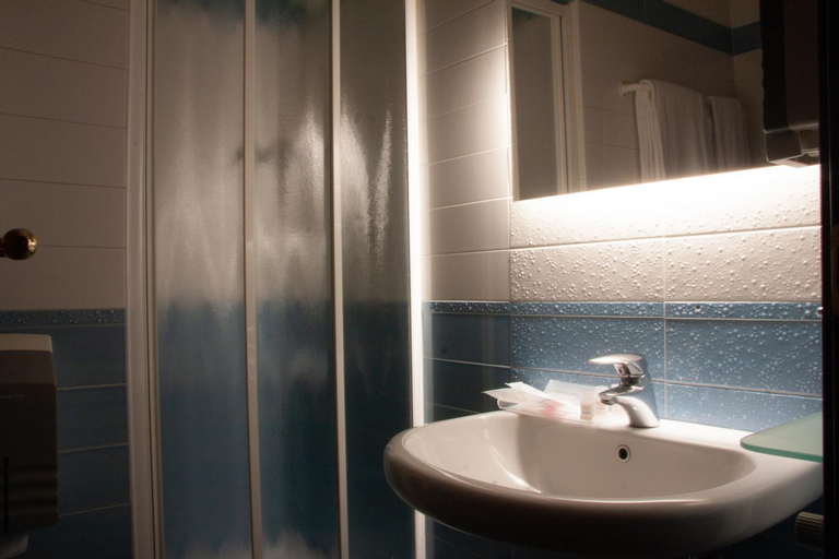 Bathroom 4