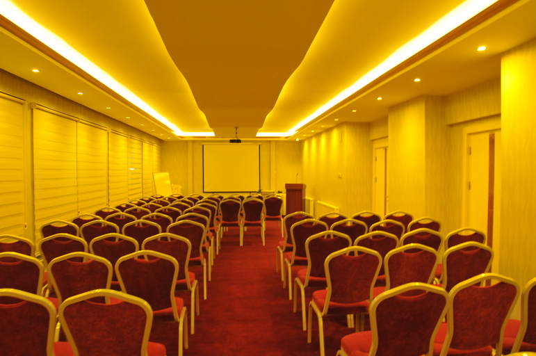 Business Facilities 3, Hotel Izgi Turhan, Merkez