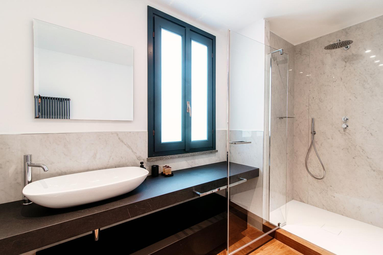 Bathroom 2, Dome's Magic by "The House Of Travelers", Como