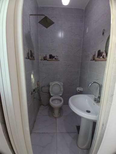 Bathroom 3, Pyramids home stay view, Al-Ahram