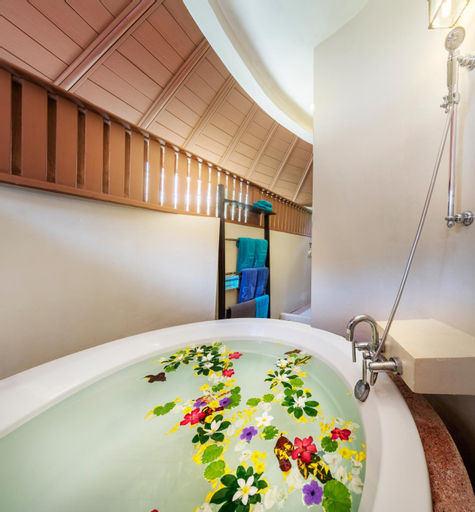 Bathroom 14