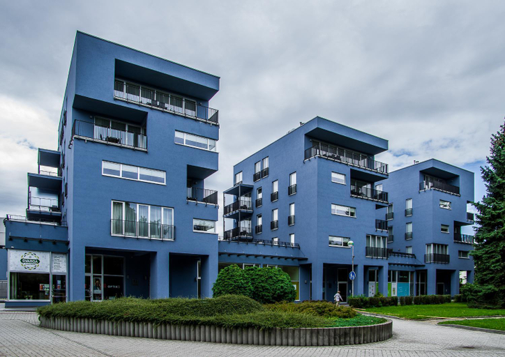 Exterior & Views
