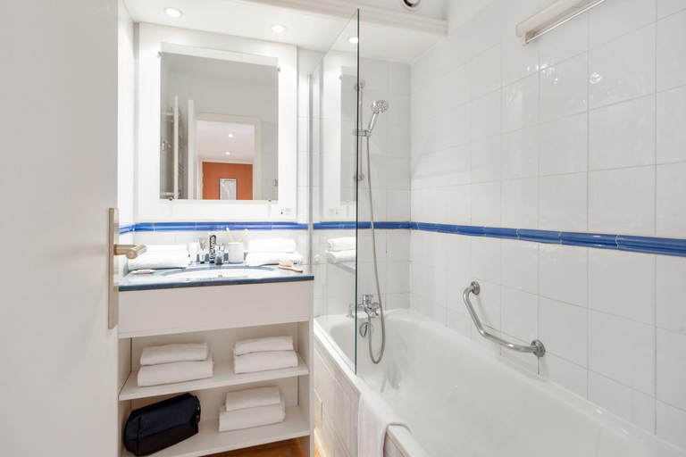 Bathroom 3, Residence Pierre & Vacances Les Rivages Du Parc, Alpes-Maritimes