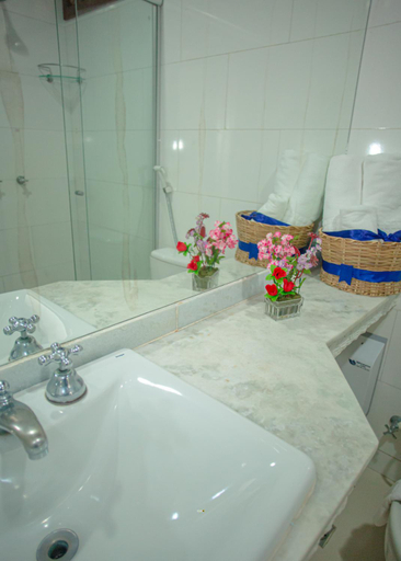 Bathroom 4, Solar do Imperador Hotel, Porto Seguro