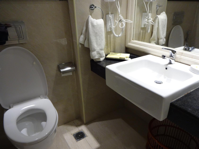 Bathroom 7