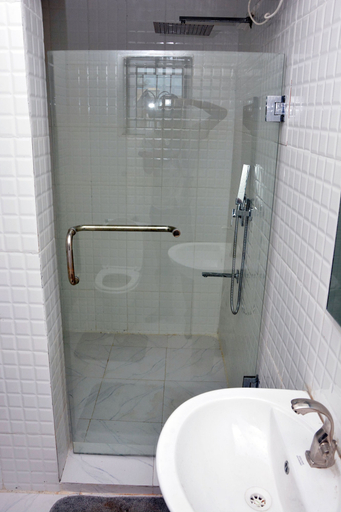 Bathroom, HABBOT LUXURY APARTMENT, Ido