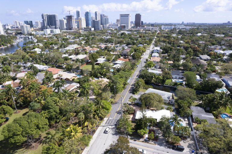 Others 5, Tarpon River Estate, Broward