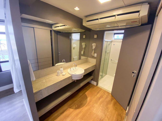 Bathroom 4, Magna Praia Hotel, Fortaleza