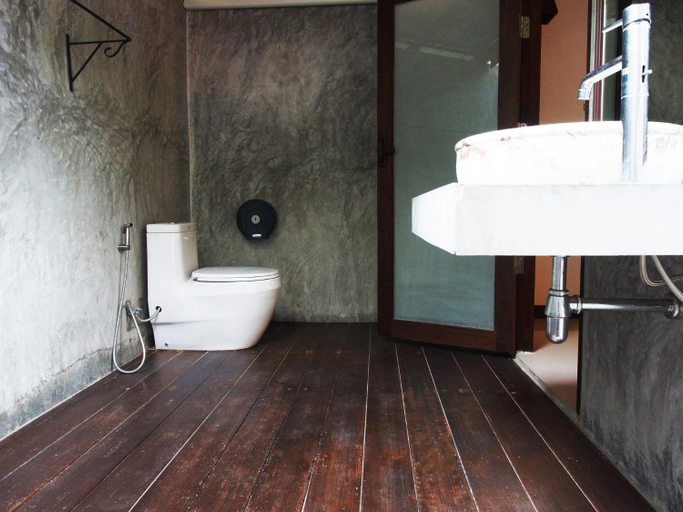 Bathroom 5, Tropicana Lanta Resort, Ko Lanta