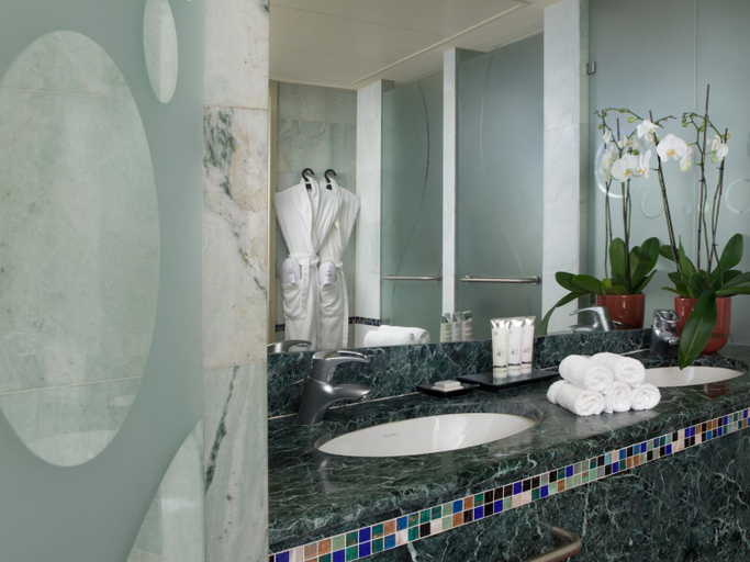 Bathroom 5, Dan Eilat Hotel