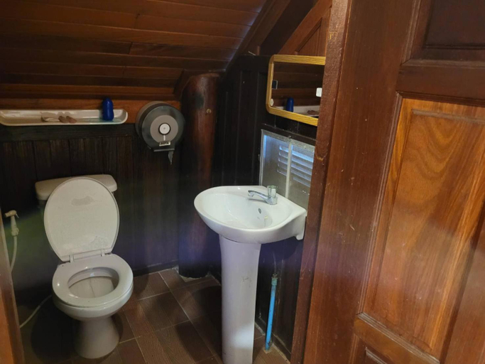 Bathroom 3, Ruen Thai Ampawa Resort, Amphawa