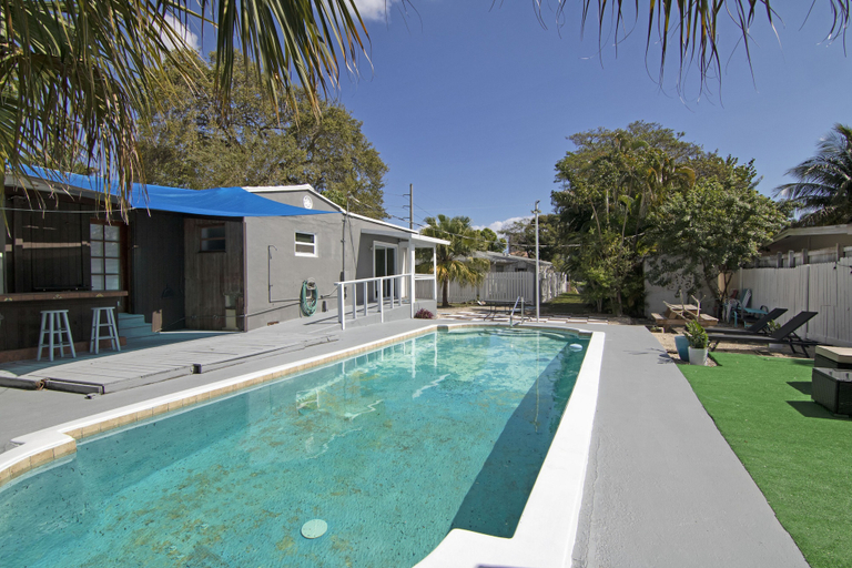 Sport & Beauty 3, Tarpon River Getaway - New, Broward
