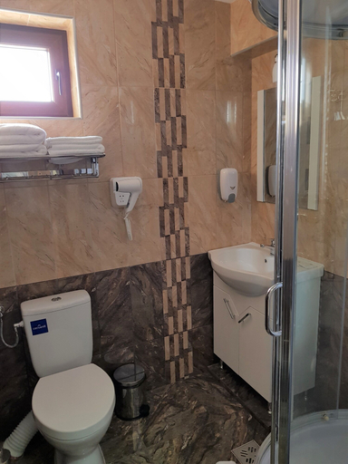 Bathroom 3, Villa Lotus, Deva