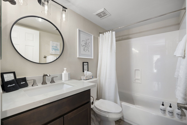 Bathroom 4, Kristys Kastle, Maricopa