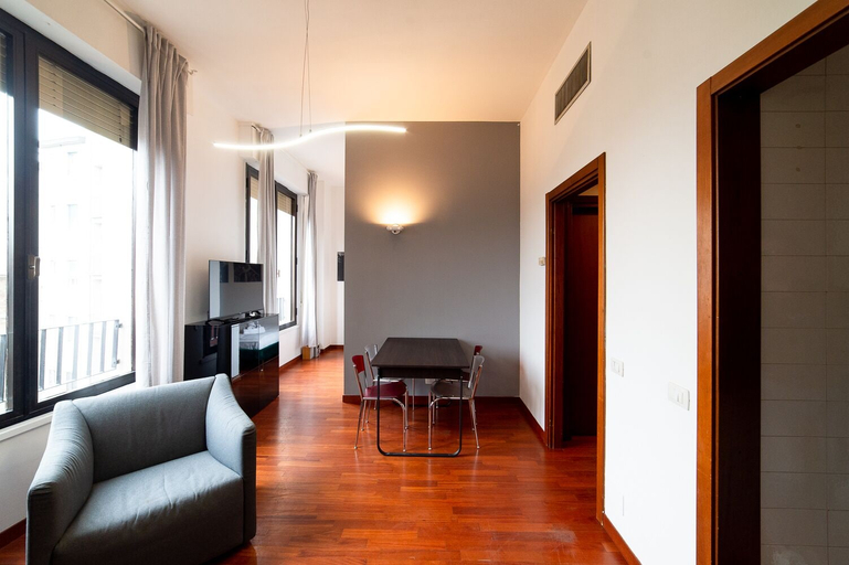 Others 4, Hbhall Brera 59, Milano