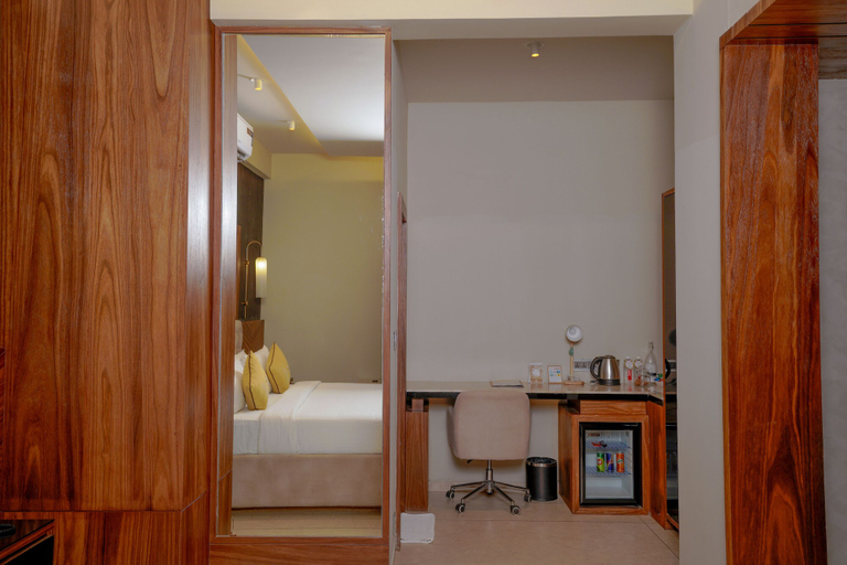Bathroom 4, Lazdana Hotel Bangalore, Bangalore