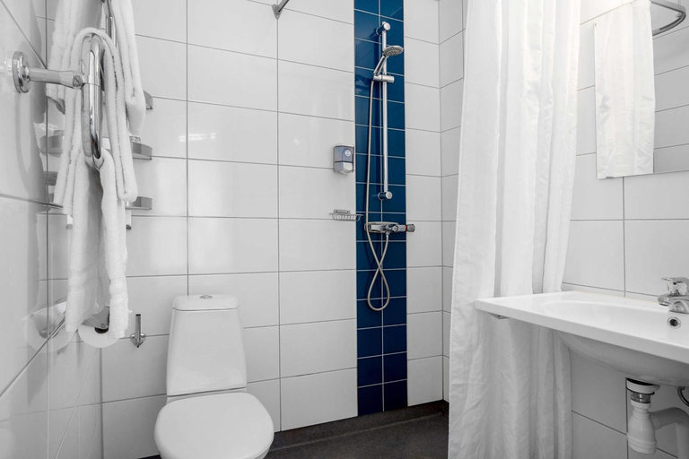 Bathroom 4, Dalhall Hotell, Åmål