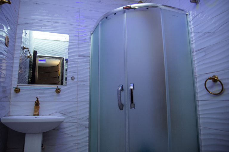 Bathroom 3, Haffy Executive Hotels and Suite, Uyo