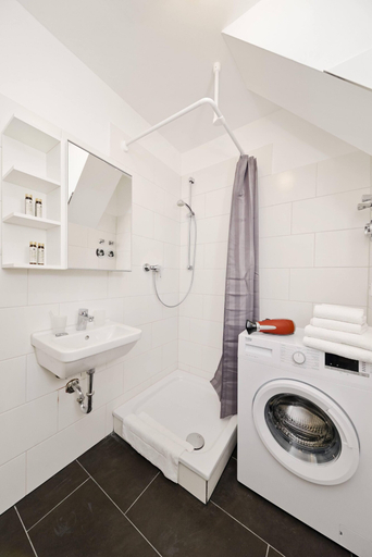 Bathroom 5, Old Town Hotel Berlin, Berlin