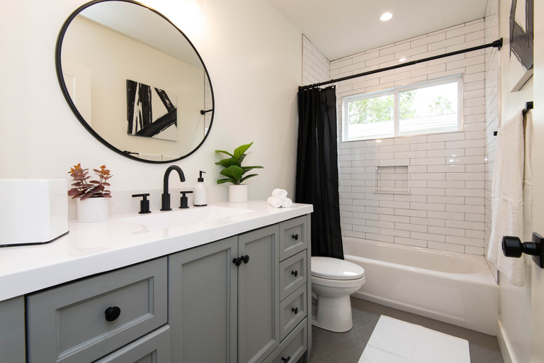 Bathroom 2, Epic House Near Griffith Observatory, Los Angeles