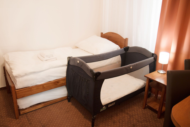 Bedroom 3, Hotel Karlin, Praha 7