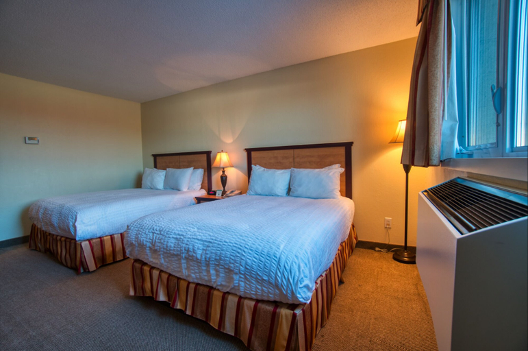 Bedroom 4, Park West Inn, Division No. 11