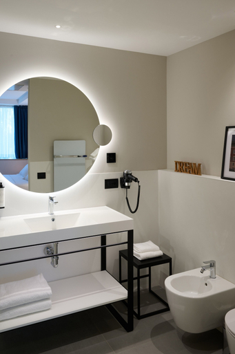 Bathroom 4, RMH Modena Raffaello, Modena