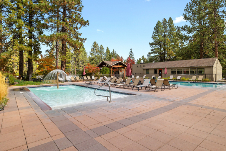 Sport & Beauty 4, Pine Haven Lodge, Deschutes