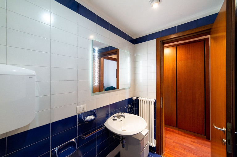 Bathroom 3, Hbhall Brera 59, Milano