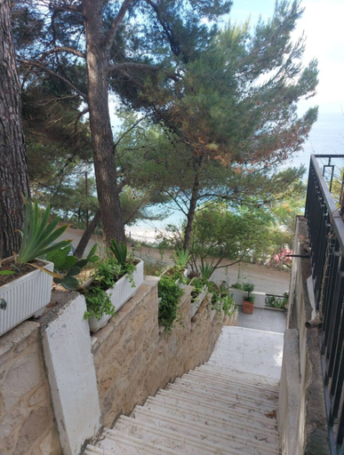 Others 5, Bral Currila Peaceful Beachfront Apt, Durrësit