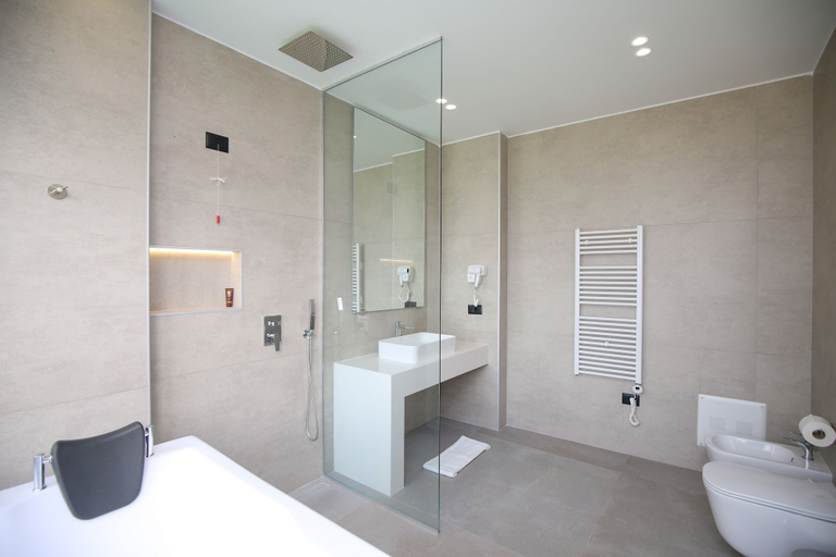 Bathroom 3, Charm Hotel, Vlorës