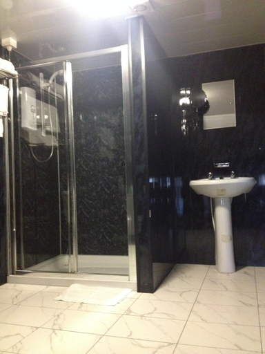 Bathroom 4, Grainger Hotel, Newcastle upon Tyne