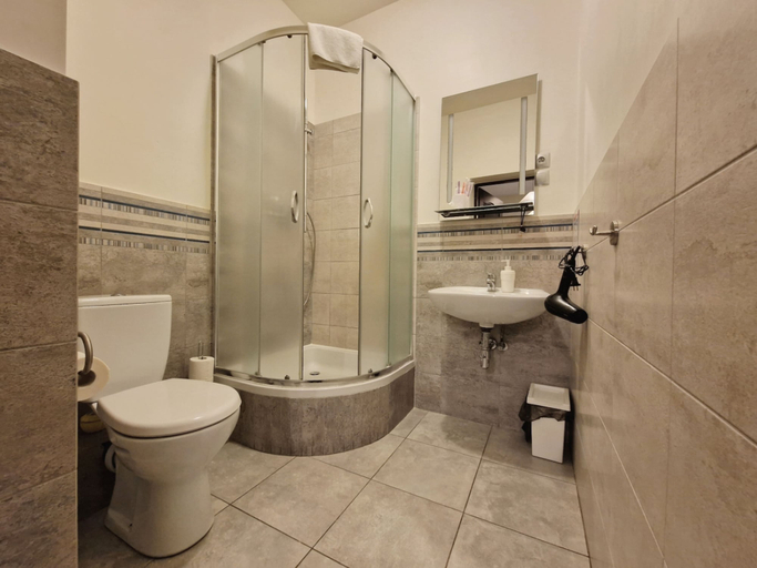 Bathroom 4, ApartHostel Helvetia, Warsaw