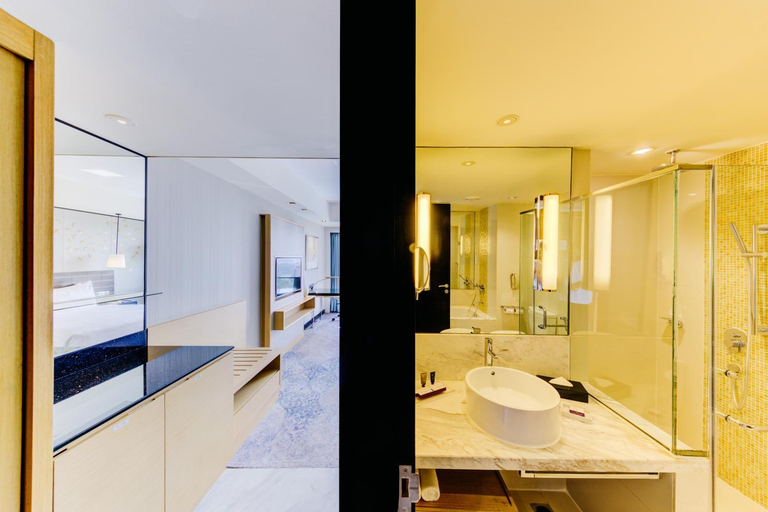 Bathroom 5, Cinnamon Grand Colombo, Colombo