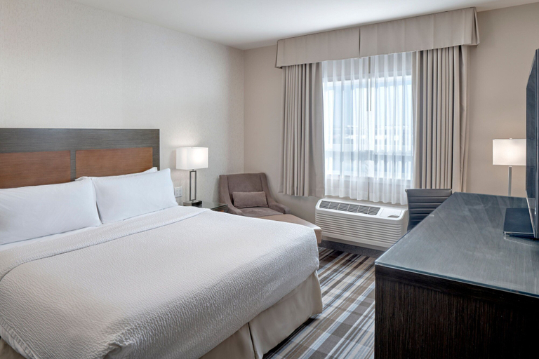 Bedroom 2, Fairfield Inn & Suites by Marriott Airdrie, Division No. 6