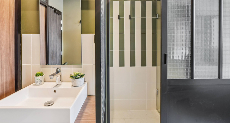 Bathroom 4, JOST Hotel Montpellier Centre St Roch, Hérault