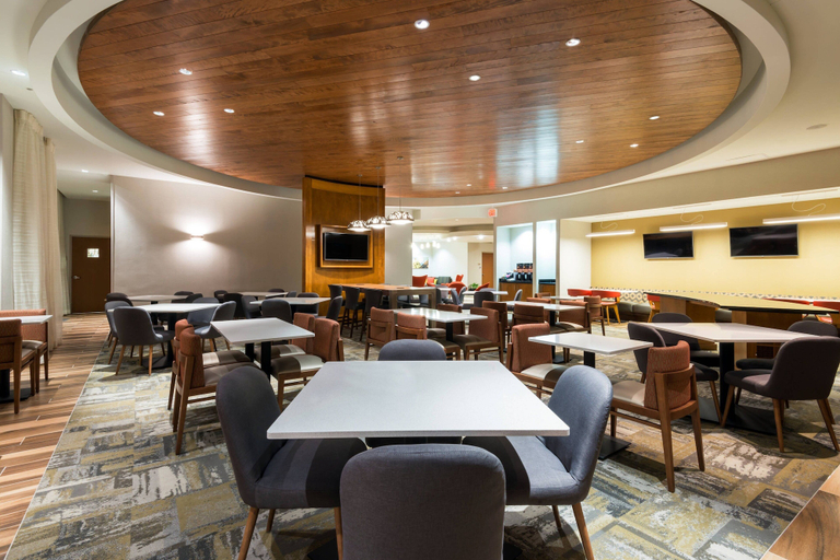 Food & Drinks 5, SpringHill Suites by Marriott Louisville Downtown, Jefferson