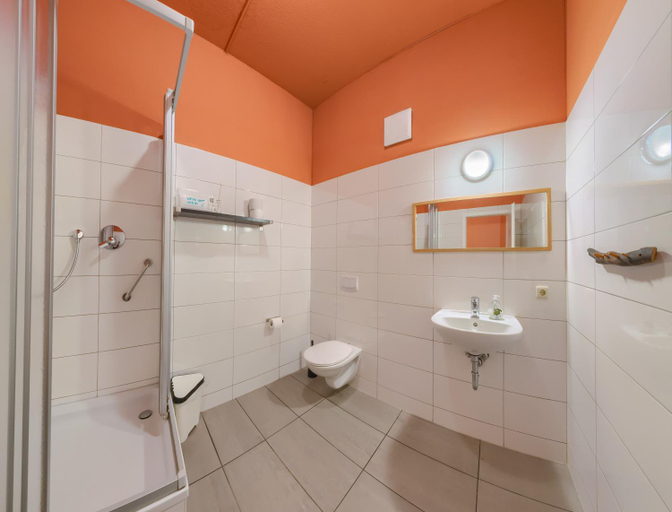 Bathroom 3, Labyrinth Hostel Weimar, Weimar