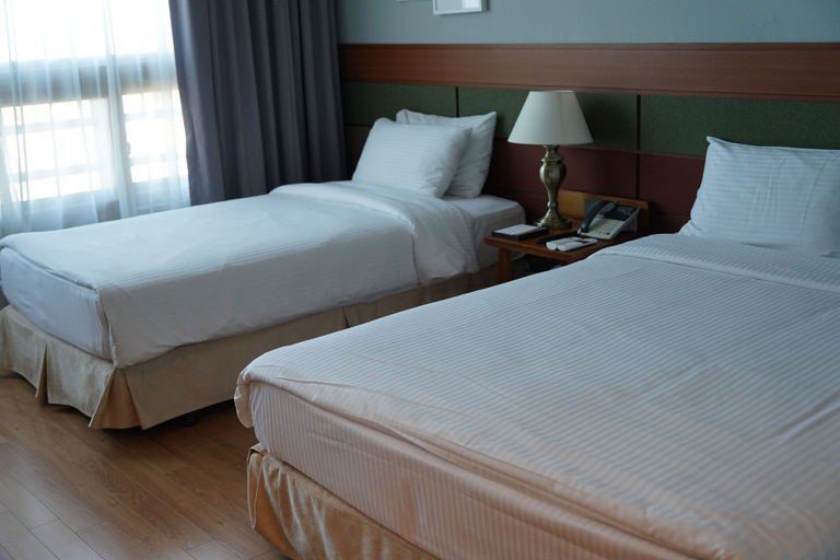 Bedroom 5, Sacheon Grand Hotel, Sacheon