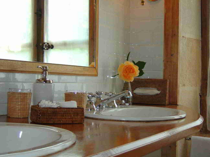 Bathroom 4, Hotel Les Orangeries, Vienne