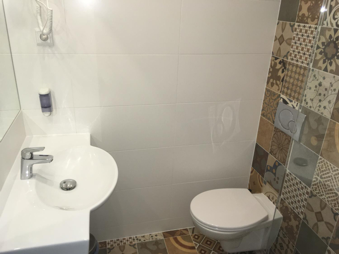 Bathroom 5